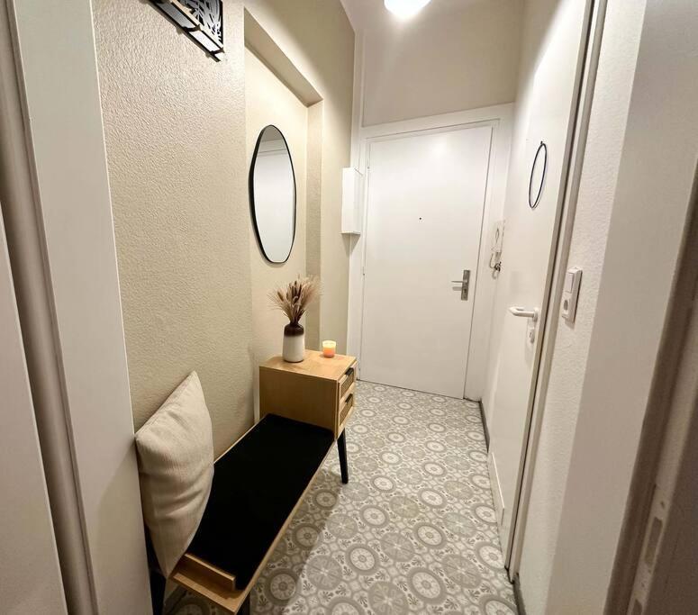 Gemuetliche 2-Zimmer Wohnung Im Zentrum Neumunster Bagian luar foto